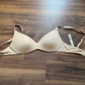 SKIMS Wireless Form Push Up Plunge Bra